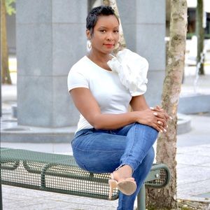 Flower Bomb Fitted Tee